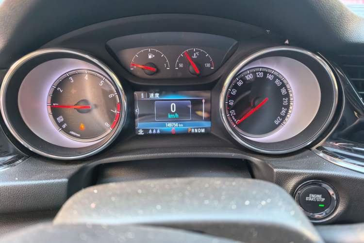 Used Buick Regal 2017 20T Elite Edition Odometer Close Up
