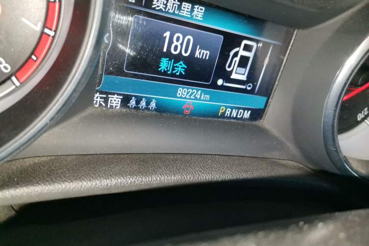 Used Buick Regal 2017 20T Elite Edition Odometer Close Up