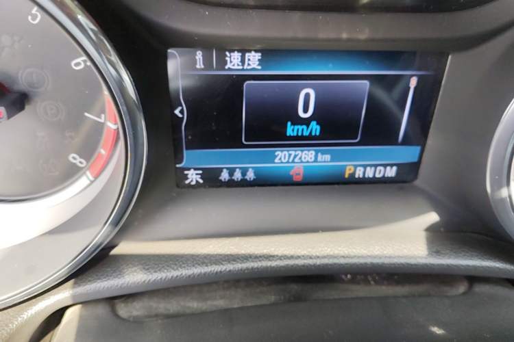 Used Buick Regal 2017 20T Elite Edition Odometer Close Up