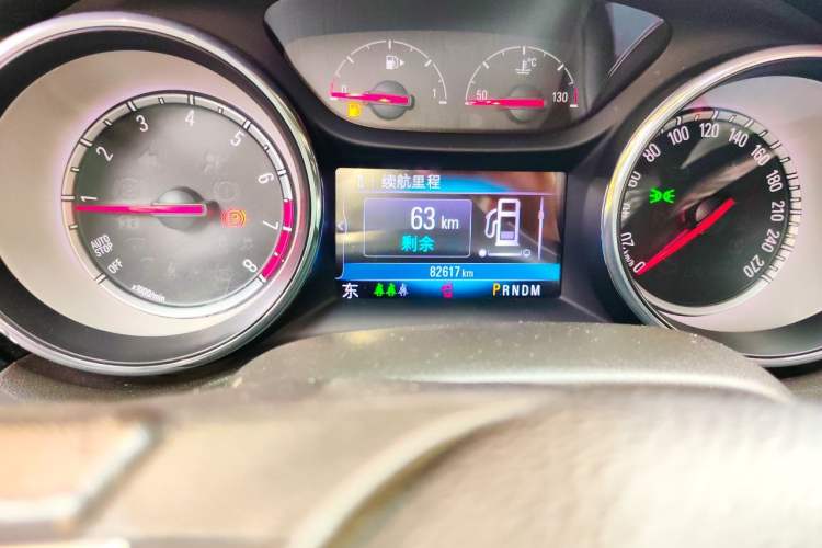 Used Buick Regal 2017 20T Elite Edition Odometer Close Up