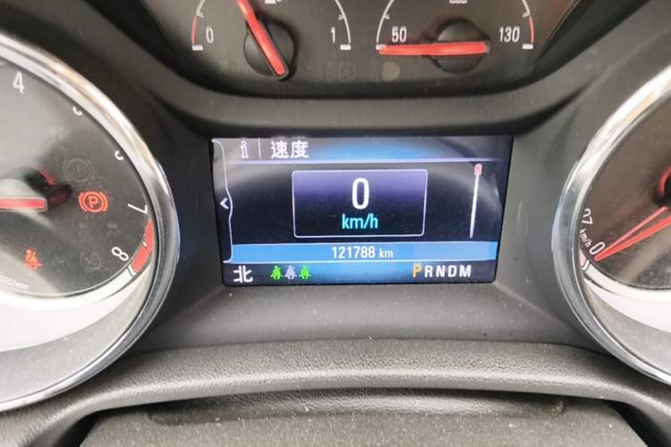 Used Buick Regal 2017 20T Luxury Model Odometer Close Up