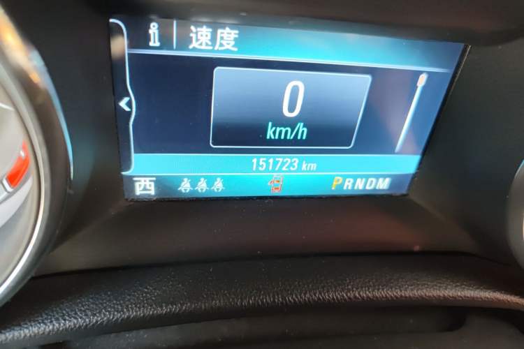 Used Buick Regal 2017 20T Elite Edition Odometer Close Up