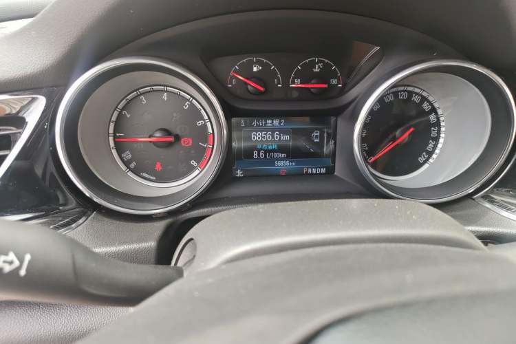 Used Buick Regal 2017 20T Elite Edition Odometer Close Up