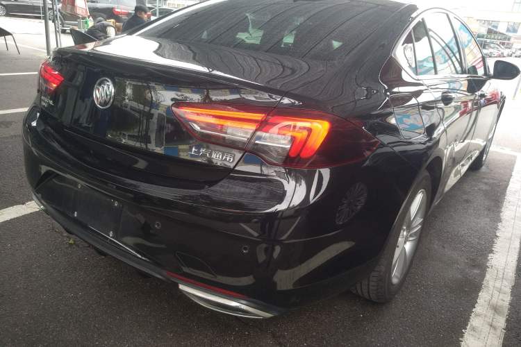 Used Buick Regal 2017 20T Elite Edition Rear Right 45 Deg