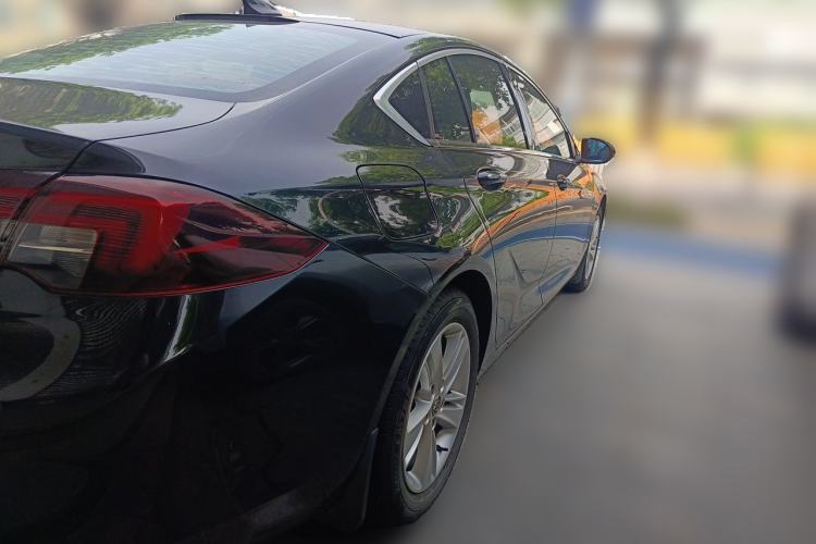 Used Buick Regal 2017 20T Elite Edition Rear Right 45 Deg
