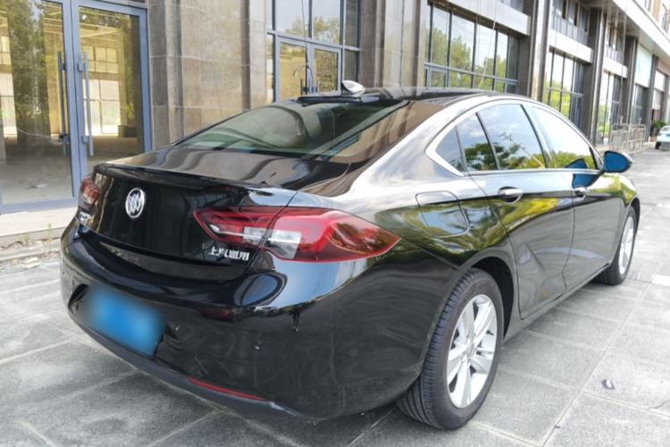 Used Buick Regal 2017 20T Elite Edition Rear Right 45 Deg