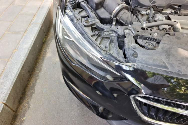 Used Buick Regal 2017 20T Elite Edition Right Front Headlight