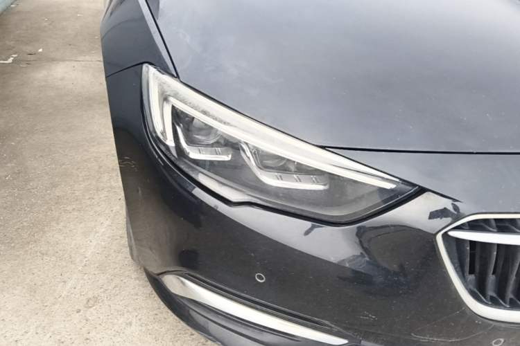 Used Buick Regal 2017 20T Luxury Model Right Front Headlight
