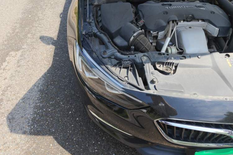 Used Buick Regal 2017 28T Luxury Edition Right Front Headlight