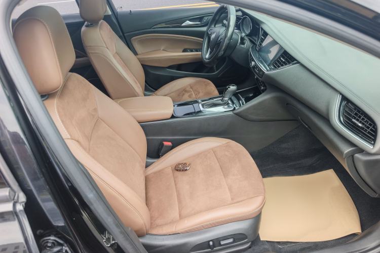 Used Buick Regal 2017 20T Elite Edition Right Front Seat