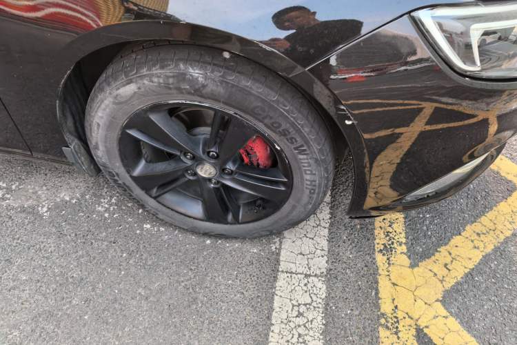 Used Buick Regal 2017 20T Elite Edition Right Front Wheel Hub