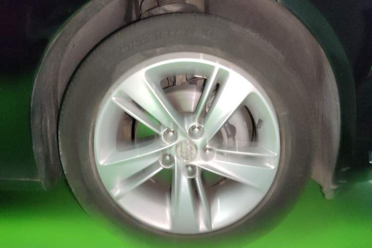 Used Buick Regal 2017 20T Elite Edition Right Front Wheel Hub