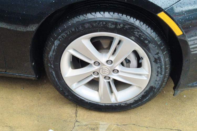 Used Buick Regal 2017 20T Luxury Model Right Front Wheel Hub