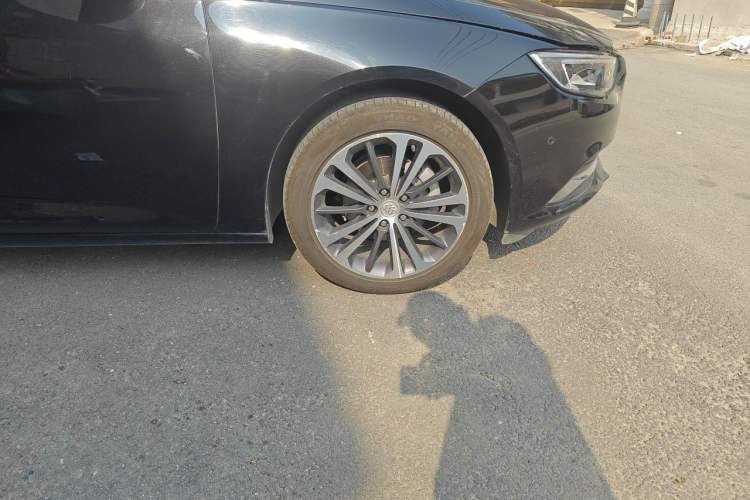 Used Buick Regal 2017 28T Luxury Edition Right Front Wheel Hub