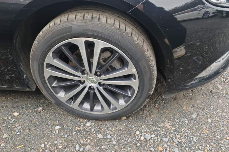 Used Buick Regal 2017 28T Luxury Edition Right Front Wheel Hub