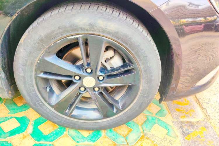 Used Buick Regal 2017 20T Elite Edition Right Front Wheel Hub