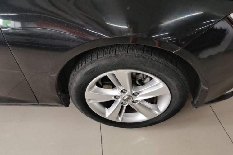 Used Buick Regal 2017 20T Elite Edition Right Front Wheel Hub
