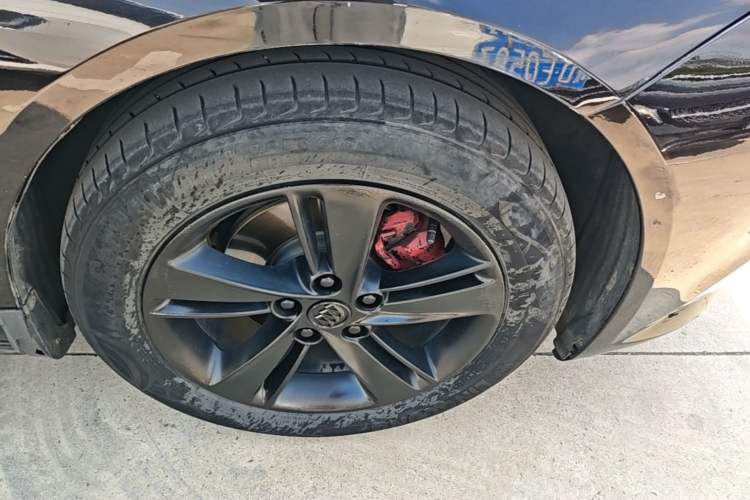 Used Buick Regal 2017 20T Elite Edition Right Front Wheel Hub
