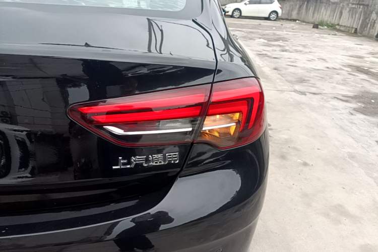 Used Buick Regal 2017 20T Luxury Model Right Rear Taillight