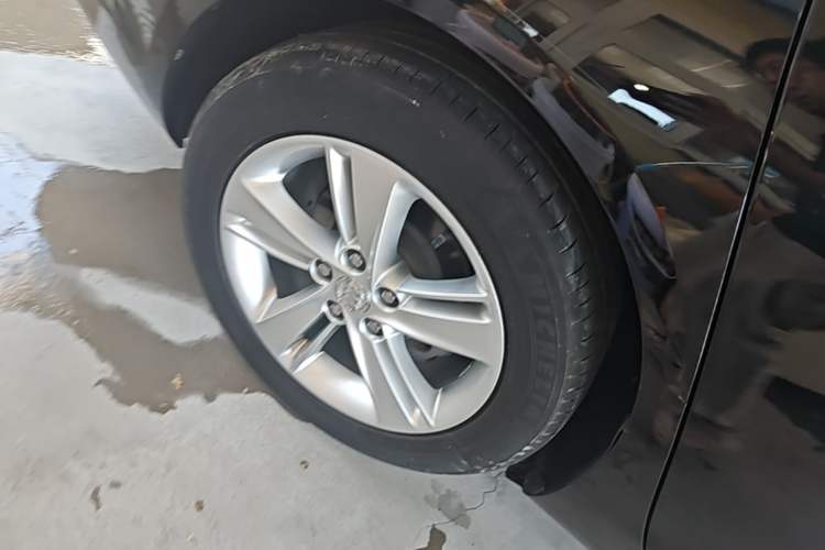 Used Buick Regal 2017 20T Prestige Model Right Rear Wheel Hub