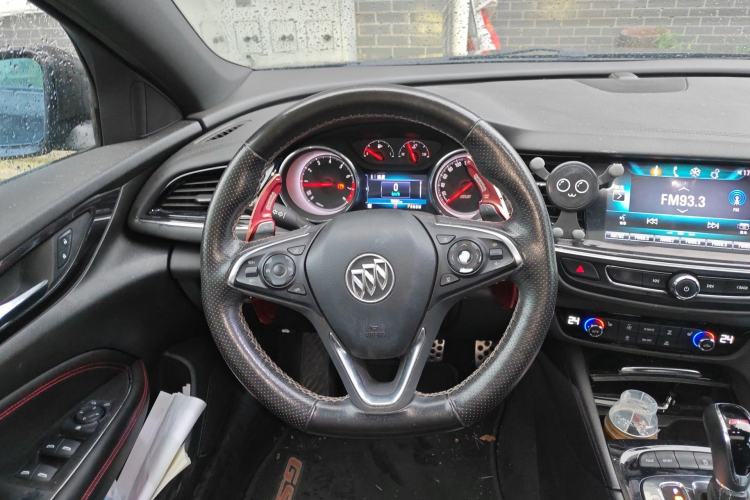 Used Buick Regal 2017 GS 28T Luxury Model Steering Wheel