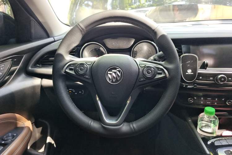 Used Buick Regal 2017 20T Elite Edition Steering Wheel