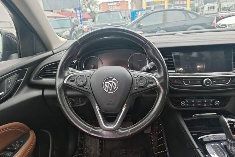 Used Buick Regal 2017 28T Luxury Edition Steering Wheel