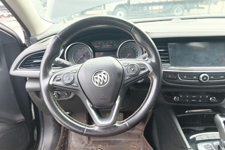 Used Buick Regal 2017 20T Luxury Model Steering Wheel