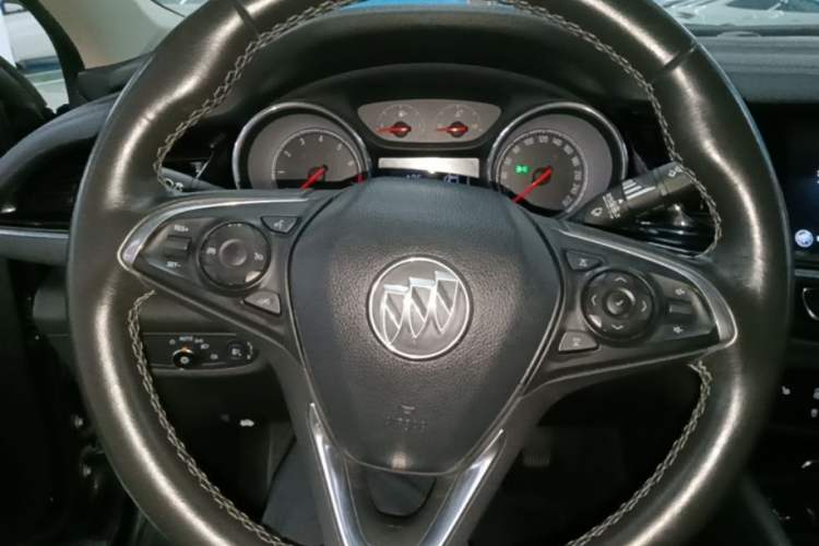 Used Buick Regal 2017 20T Elite Edition Steering Wheel