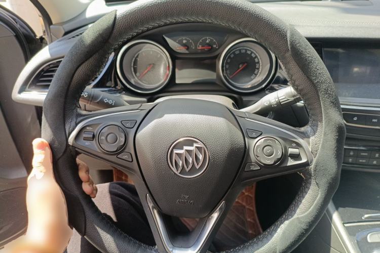 Used Buick Regal 2017 20T Elite Edition Steering Wheel