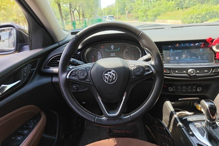 Used Buick Regal 2017 28T Luxury Edition Steering Wheel