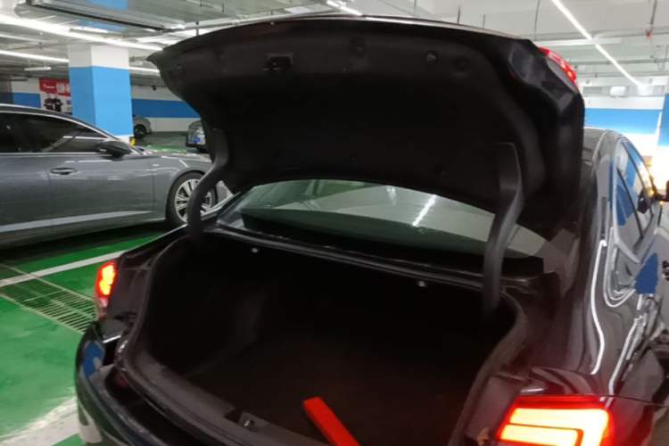 Used Buick Regal 2017 20T Elite Edition Trunk