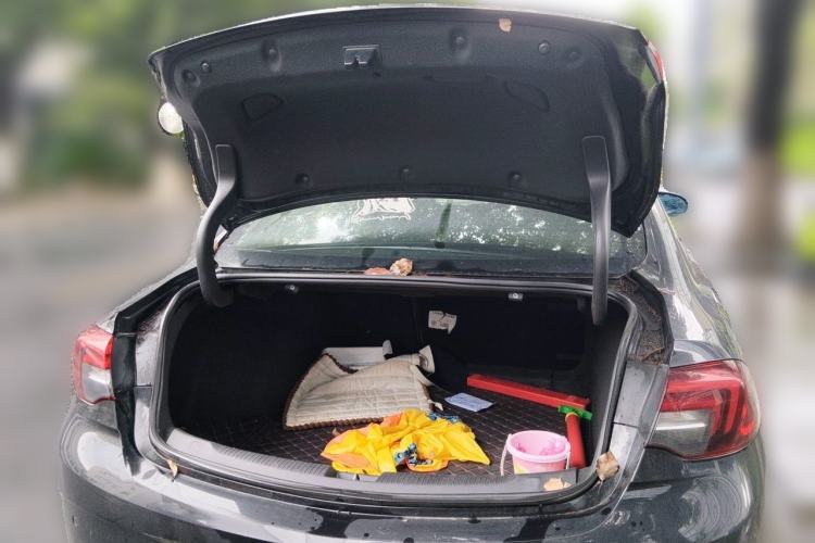 Used Buick Regal 2017 20T Elite Edition Trunk