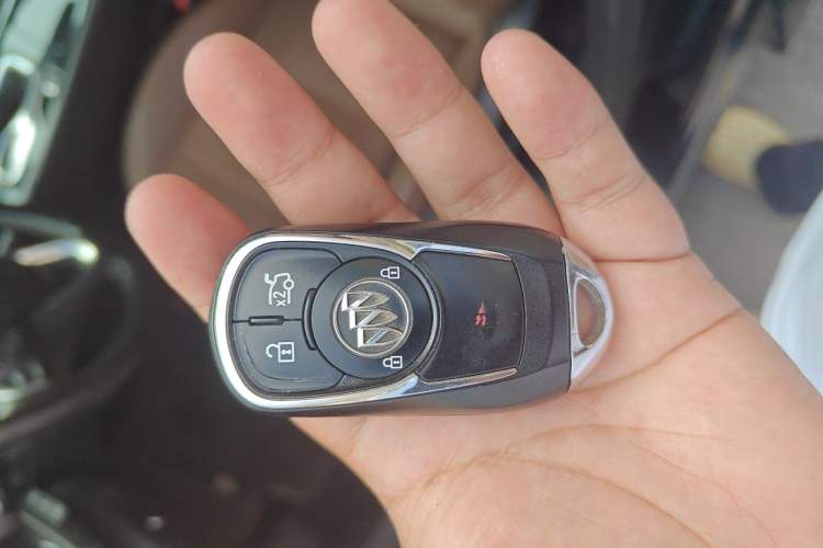 Used Buick Regal 2017 28T Luxury Edition Vehicle Key