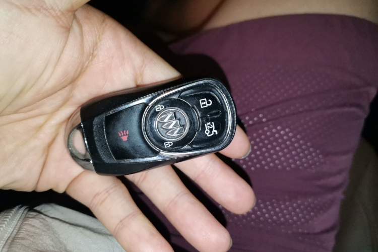 Used Buick Regal 2017 20T Elite Edition Vehicle Key