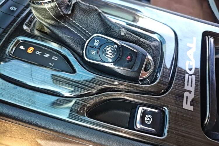 Used Buick Regal 2017 20T Elite Edition Vehicle Key
