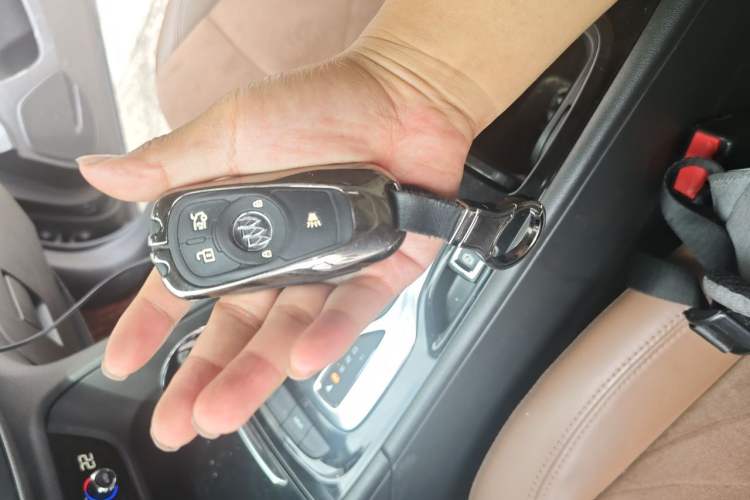 Used Buick Regal 2017 20T Elite Edition Vehicle Key