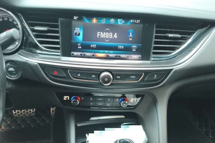 Used Buick Regal 2017 GS 28T Luxury Model Audio And AC Panel