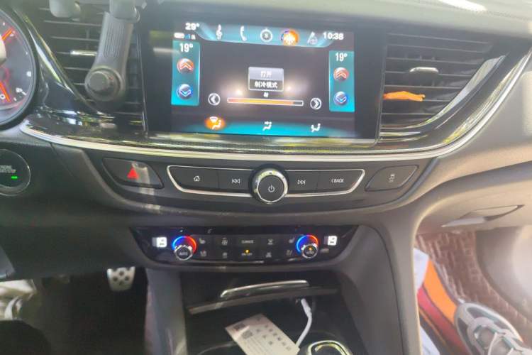 Used Buick Regal 2017 GS 28T Prestige Model Audio And AC Panel