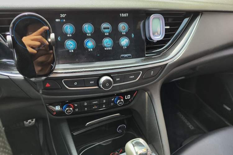 Used Buick Regal 2017 GS 28T Prestige Model Audio And AC Panel