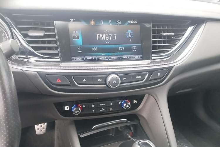 Used Buick Regal 2017 GS 28T Luxury Model Audio And AC Panel
