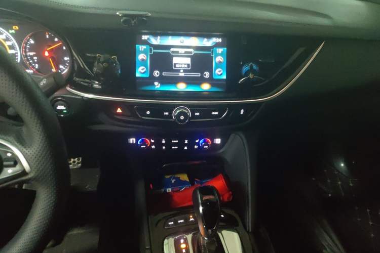 Used Buick Regal 2017 GS 28T Prestige Model Audio And AC Panel