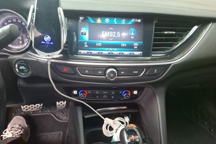 Used Buick Regal 2017 GS 28T Luxury Model Audio And AC Panel