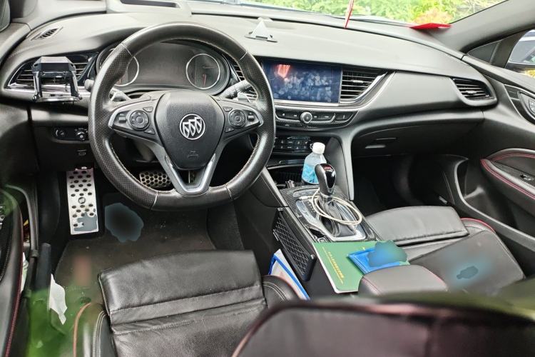 Used Buick Regal 2017 GS 28T Prestige Model Center Console