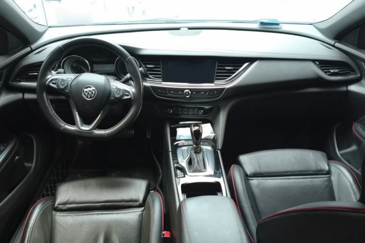 Used Buick Regal 2017 GS 28T Luxury Model Center Console