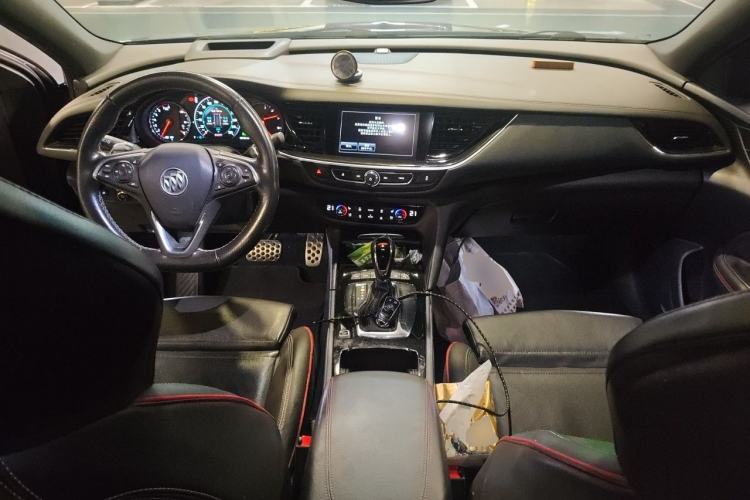 Used Buick Regal 2017 GS 28T Prestige Model Center Console