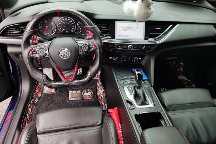 Used Buick Regal 2017 GS 28T Prestige Model Center Console