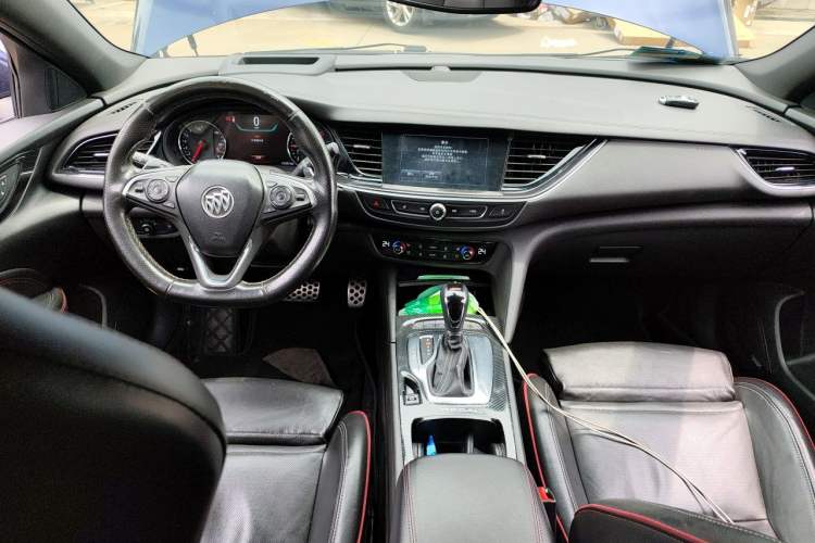 Used Buick Regal 2017 GS 28T Prestige Model Center Console