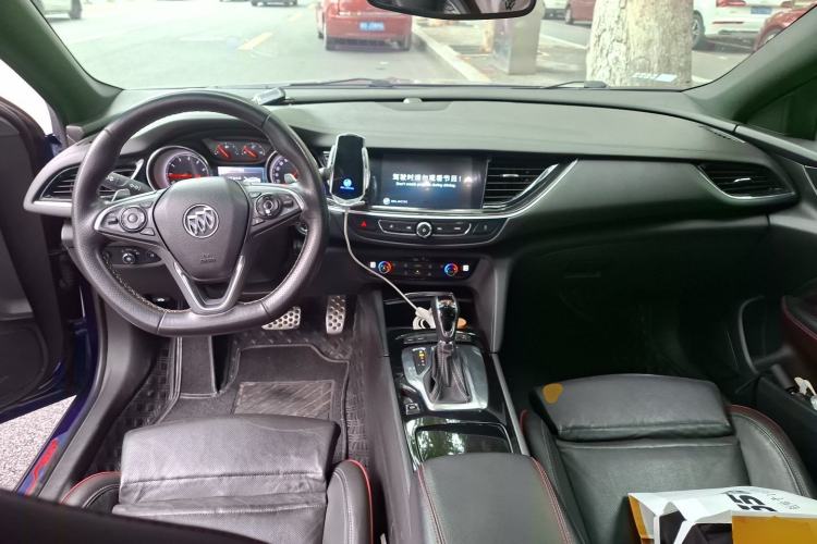 Used Buick Regal 2017 GS 28T Luxury Model Center Console