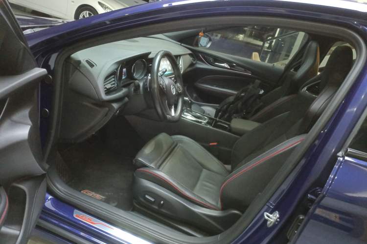 Used Buick Regal 2017 GS 28T Luxury Model Driver Seat